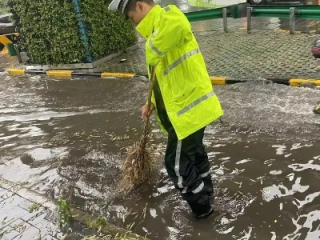 五福彩彩票app下载-北京明日拉响暴雨预警，全城严阵以待，市民出行需谨慎