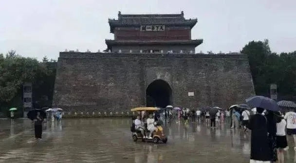 山海关天气，风从山海来，雨自历史落